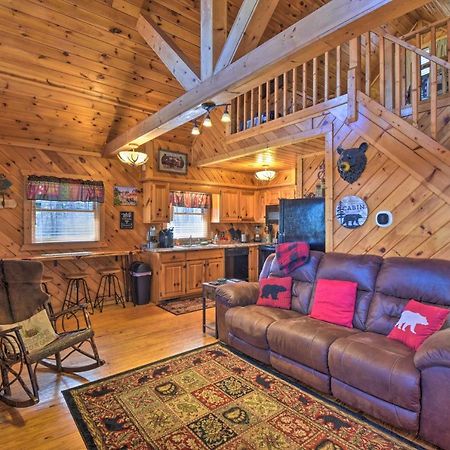 Helen Cabin With Deck And Hot Tub Less Than Half Mi To Main St Luaran gambar