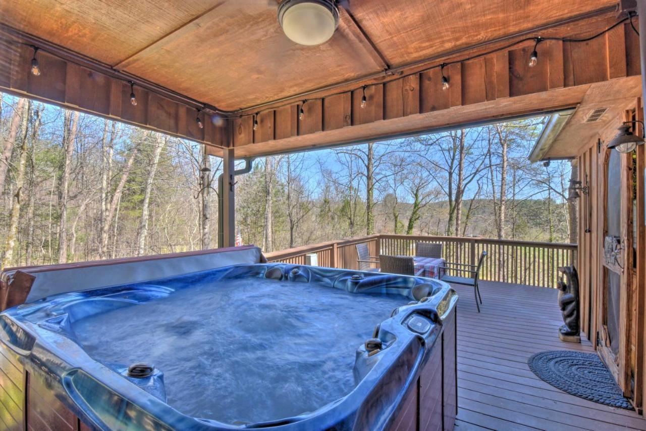 Helen Cabin With Deck And Hot Tub Less Than Half Mi To Main St Luaran gambar