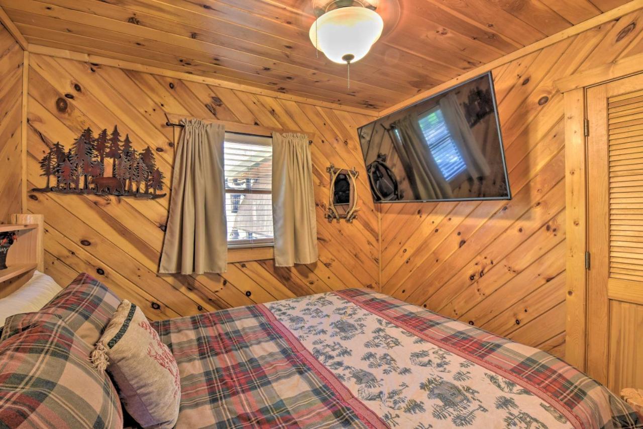 Helen Cabin With Deck And Hot Tub Less Than Half Mi To Main St Luaran gambar