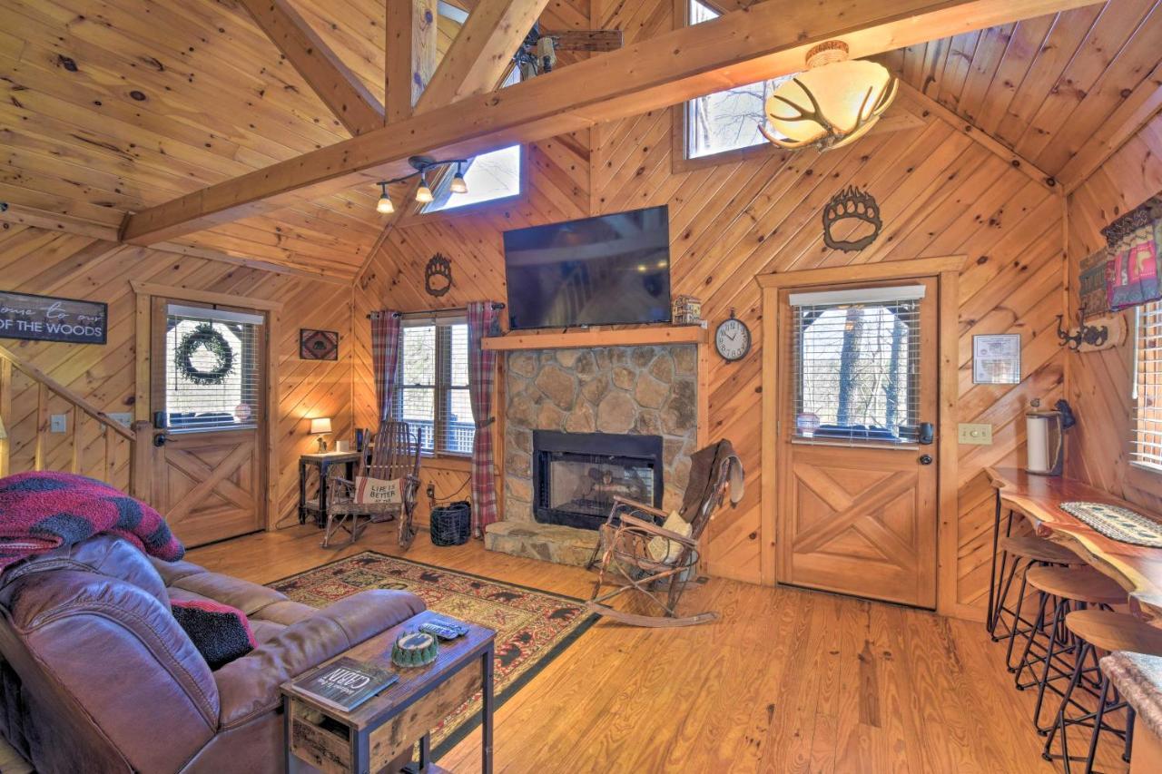 Helen Cabin With Deck And Hot Tub Less Than Half Mi To Main St Luaran gambar