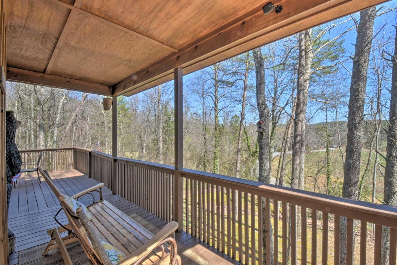 Helen Cabin With Deck And Hot Tub Less Than Half Mi To Main St Luaran gambar