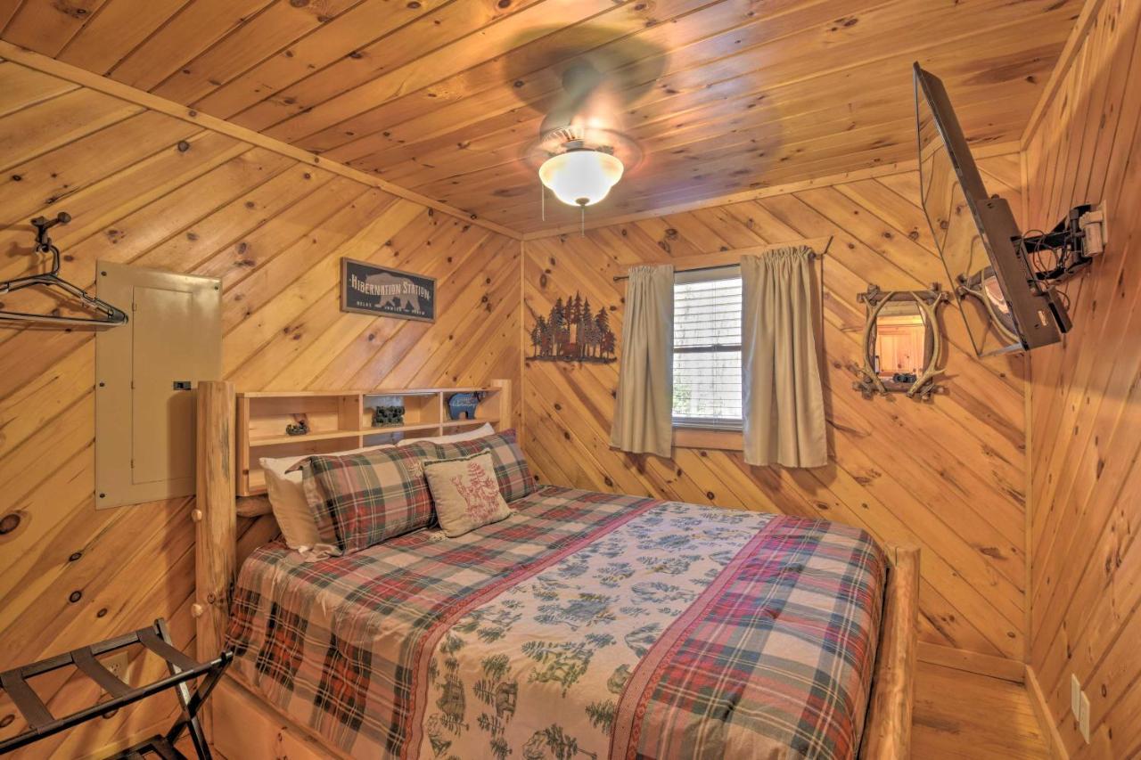 Helen Cabin With Deck And Hot Tub Less Than Half Mi To Main St Luaran gambar
