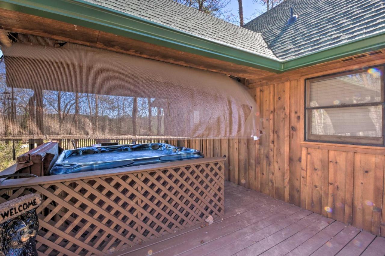 Helen Cabin With Deck And Hot Tub Less Than Half Mi To Main St Luaran gambar