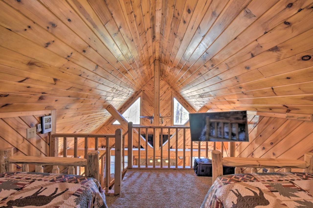 Helen Cabin With Deck And Hot Tub Less Than Half Mi To Main St Luaran gambar